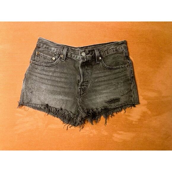 Levis 501 Distressed Black Denim Shorts - Size 28 - Picture 2 of 8